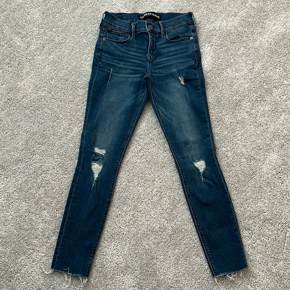 Express Women’s Distressed Ultimate Stretch Mid-Rise Jean Legging, Size 2